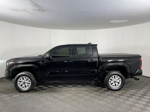 Used 2024 Toyota Tacoma SR image 3