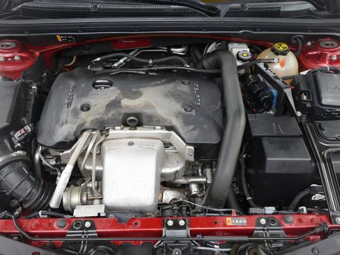 Used 2016 Chevrolet Malibu Premier w/ Driver Confidence Package II image 29