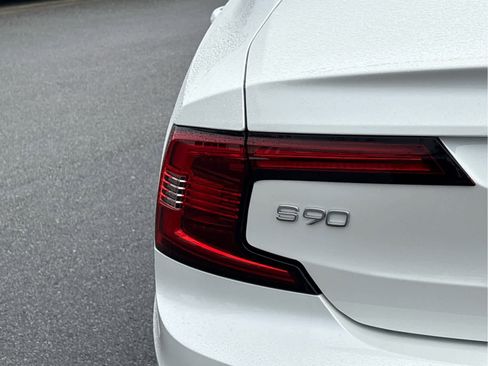 Used 2025 Volvo S90 B6 Ultra w/ Protection Package Premier image 5