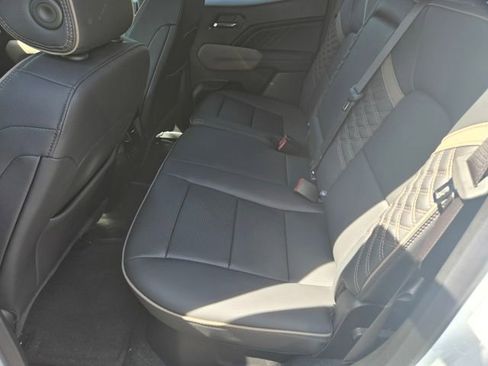 Used 2025 GMC Canyon Denali AWD/4WD image 11