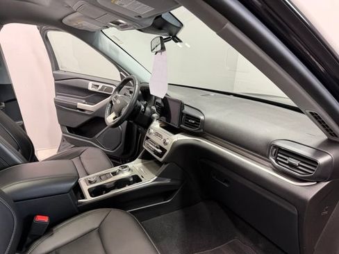 Used 2021 Ford Explorer XLT w/ Equipment Group 202A AWD/4WD image 26
