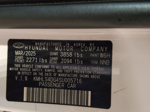 Used 2025 Hyundai Elantra SEL FWD image 33