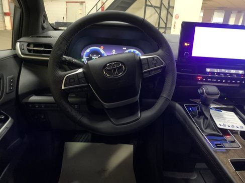 New 2026 Toyota Sienna Limited image 16
