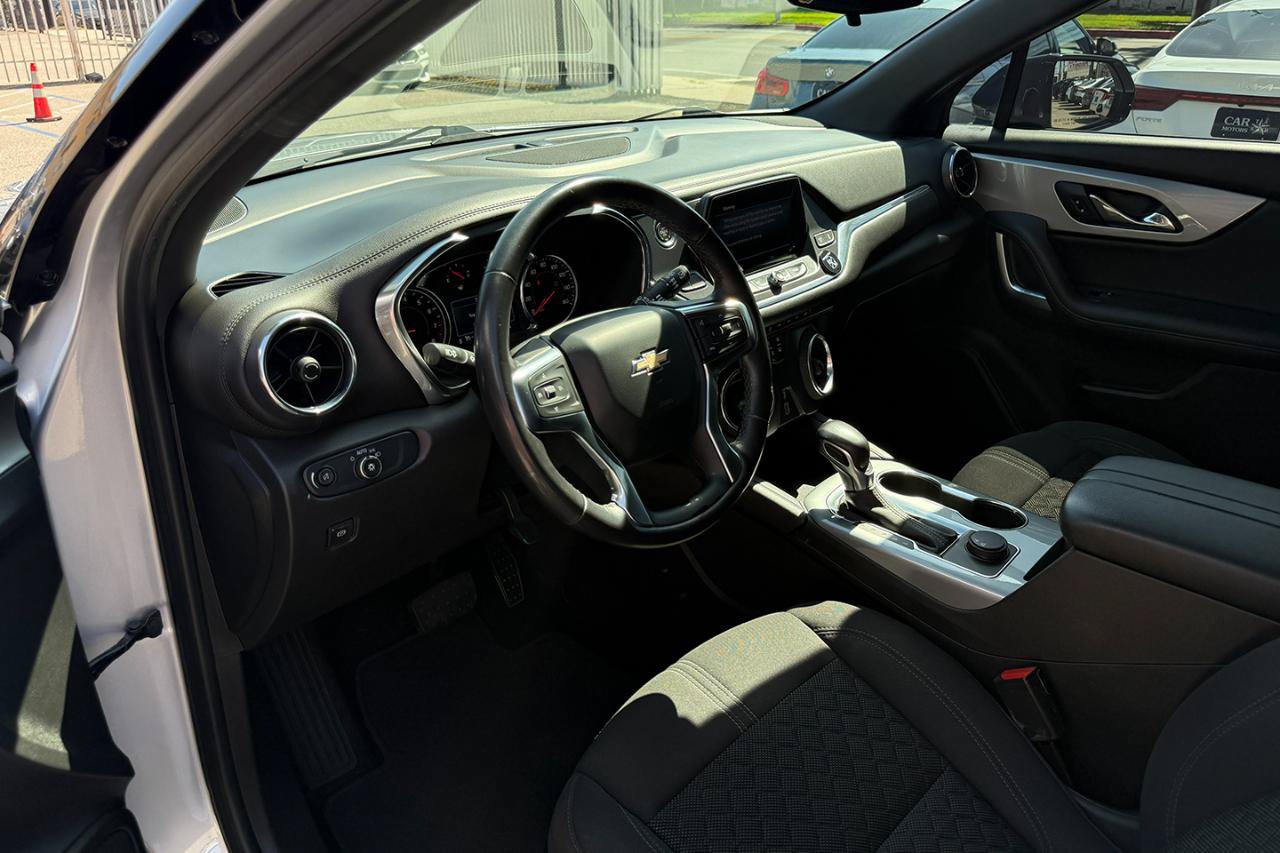 Used 2020 Chevrolet Blazer LT w/ Midnight/Sport Edition FWD image 14