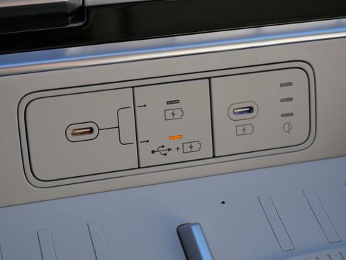 Certified 2025 Hyundai Santa Fe SEL image 27