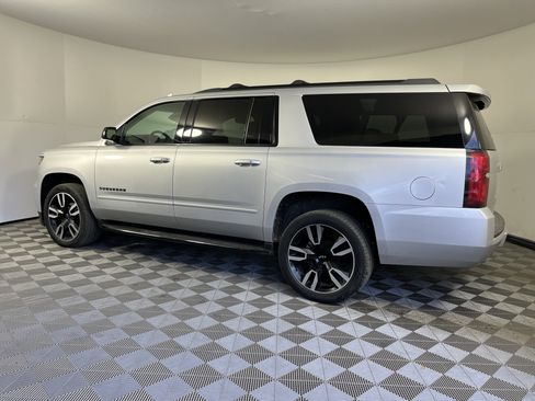 Used 2018 Chevrolet Suburban Premier image 2