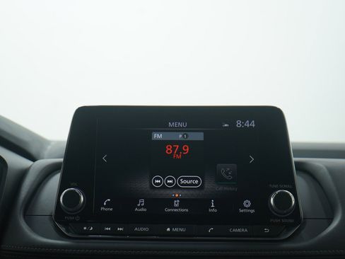 Used 2025 Nissan Rogue SV AWD/4WD image 16