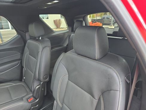 Used 2022 Chevrolet Traverse LT w/ LT Premium Package image 36