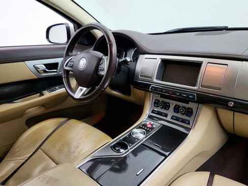 Used 2012 Jaguar XF Portfolio RWD image 27