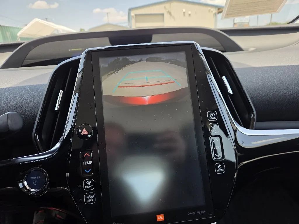 Used 2017 Toyota Prius Prime Advanced FWD image 33