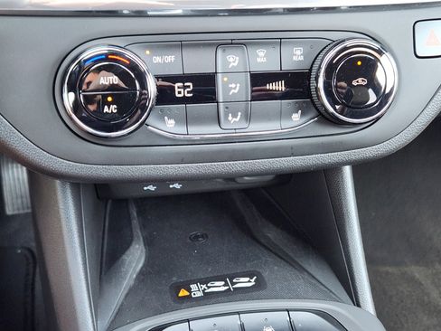 Used 2024 Buick Envista Preferred w/ Convenience I Package image 14