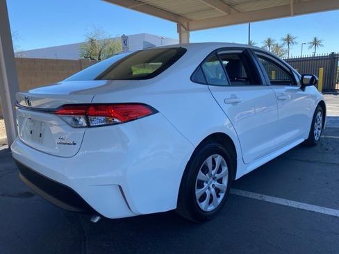 Used 2024 Toyota Corolla LE image 3
