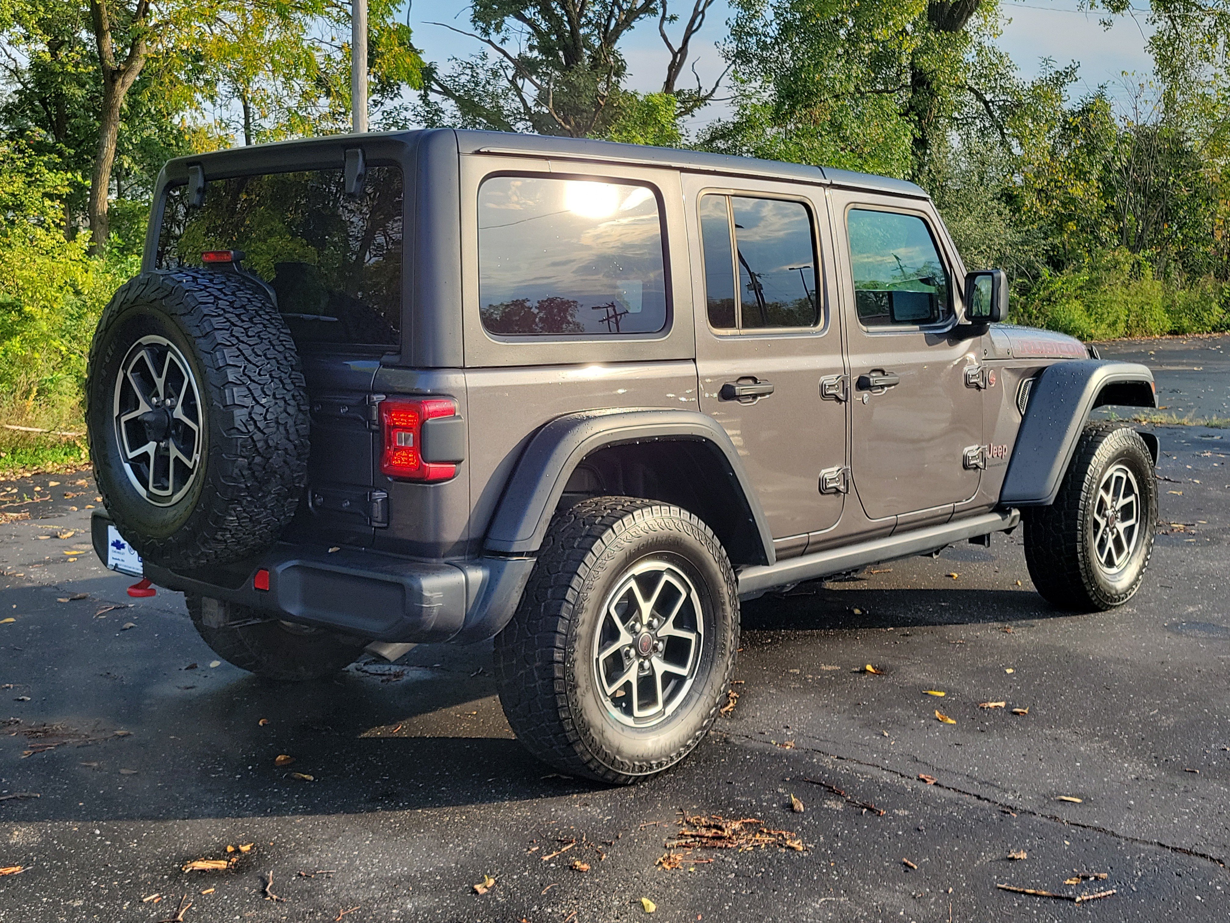 Used 2024 Jeep Wrangler Unlimited Rubicon AWD/4WD image 4