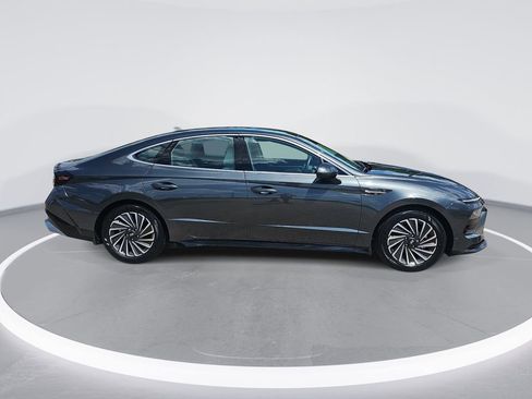 Certified 2025 Hyundai Sonata SEL FWD image 4