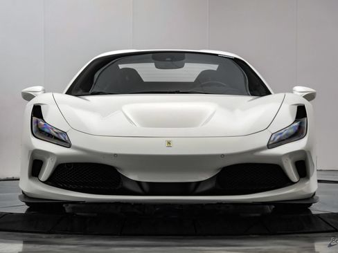 Used 2022 Ferrari F8 Tributo RWD image 38