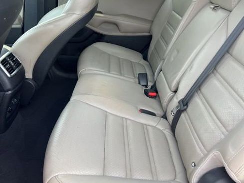 Used 2017 Kia Sorento LX w/ LX Convenience Package image 8