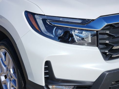 Used 2024 Honda Passport EX-L image 10