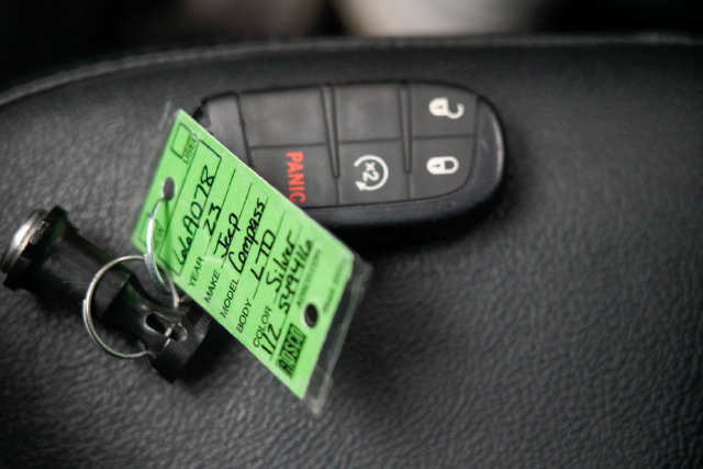 Used 2023 Jeep Compass Limited AWD/4WD image 12