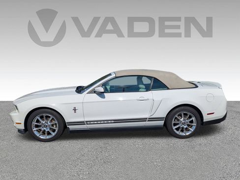 Used 2011 Ford Mustang Premium w/ 202A Rapid Spec Order Code image 22