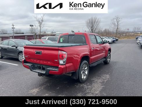 Used 2018 Toyota Tacoma Limited image 5