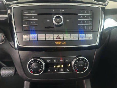 Used 2017 Mercedes-Benz GLS 450 4MATIC image 29
