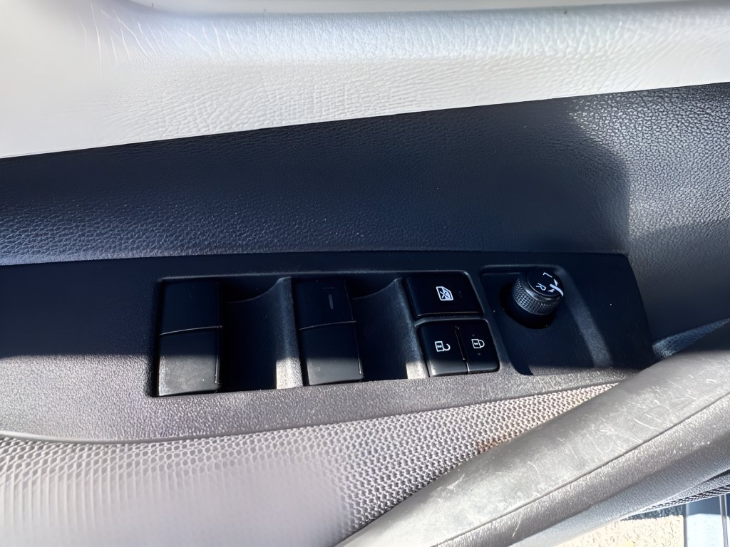 Used 2024 Toyota Corolla LE FWD image 22