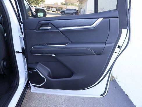 New 2026 GMC Acadia Elevation image 11