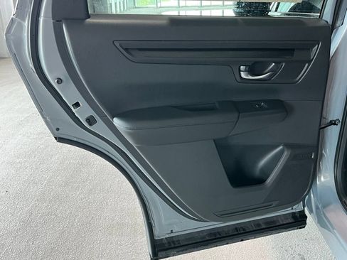 Used 2025 Honda CR-V LX image 33