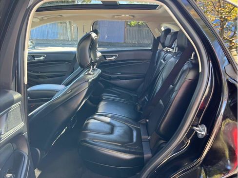 Used 2019 Ford Edge Titanium w/ Equipment Group 301A image 17