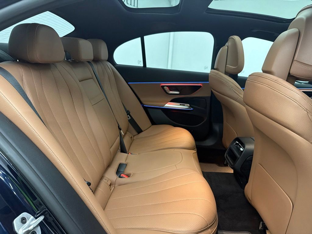 Used 2026 Mercedes-Benz E 350 4MATIC Sedan image 27