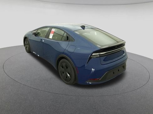 New 2026 Toyota Prius Plug-In Hybrid FWD image 5