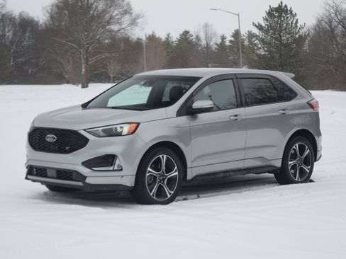 Used 2020 Ford Edge ST image 22