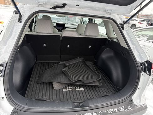 Used 2024 Toyota Corolla Cross L image 22