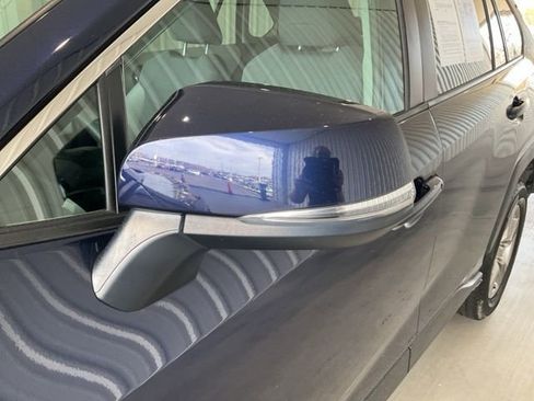 Used 2022 Toyota RAV4 XLE w/ Convenience Package image 3