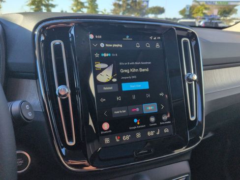 New 2026 Volvo XC40 B5 Plus w/ Protection Package Premier image 18