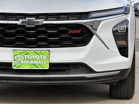 Used 2024 Chevrolet Trax LT w/ Driver Confidence Package image 9