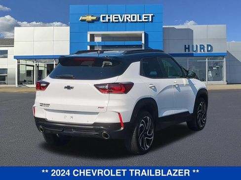 Used 2024 Chevrolet TrailBlazer RS w/ Convenience Package AWD/4WD image 4