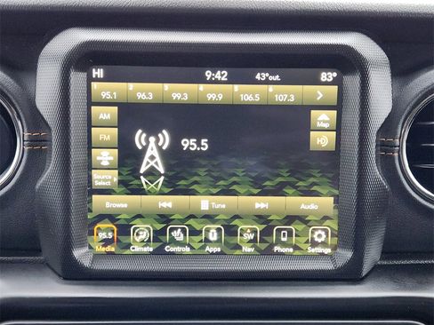 Used 2022 Jeep Gladiator Overland image 12