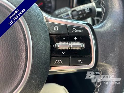 Used 2022 Kia Sorento S w/ Panoramic Sunroof Package AWD/4WD image 28