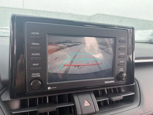 Used 2021 Toyota RAV4 XLE image 26