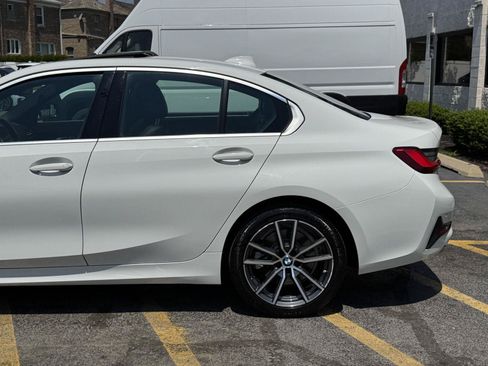 Used 2019 BMW 330i xDrive Sedan w/ Convenience Package AWD/4WD image 3