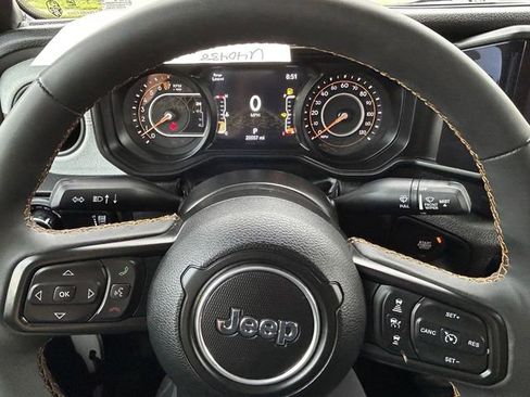 Used 2024 Jeep Gladiator Sport image 17