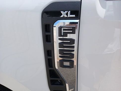 Used 2023 Ford F250 XL w/ XL Driver Assist Package AWD/4WD image 11