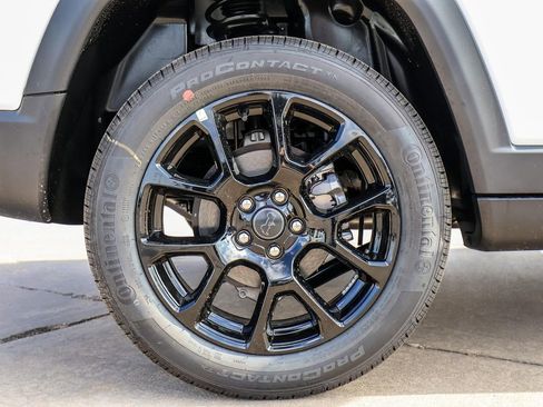 New 2026 Jeep Compass Latitude image 9