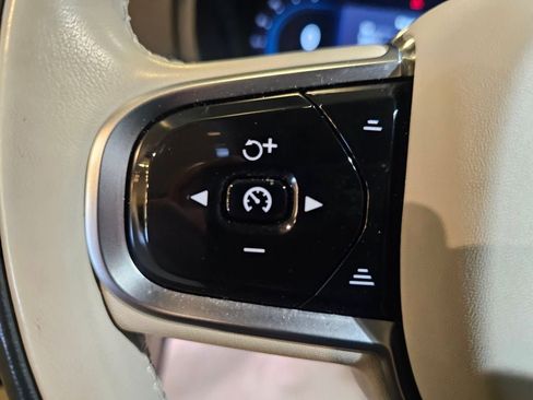 Certified 2025 Volvo XC90 B6 Plus AWD/4WD image 23