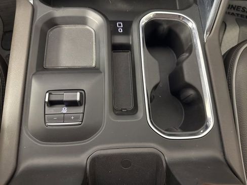 Used 2024 GMC Sierra 2500 Denali w/ Technology Package image 17