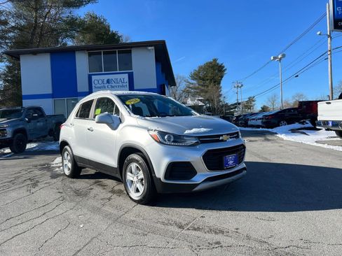 Used 2018 Chevrolet Trax LT w/ LT Convenience Package image 8