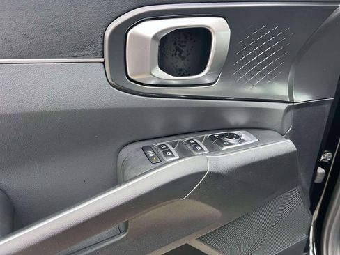 Used 2025 Kia Sorento S image 17