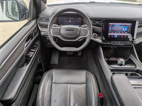 Used 2024 Jeep Wagoneer Series II w/ Flexible Seating Group image 19