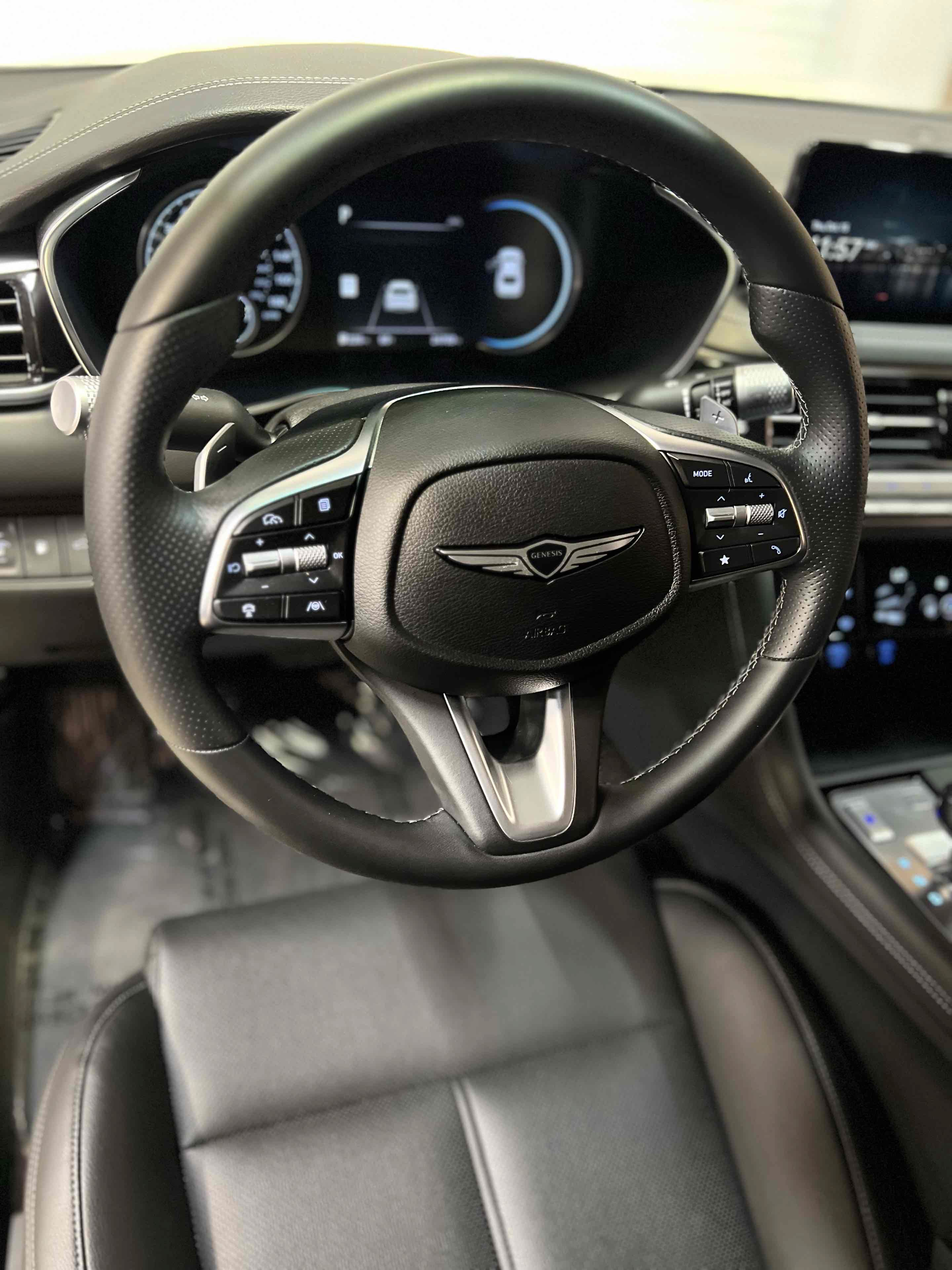 Used 2025 Genesis G70 2.5T RWD image 41